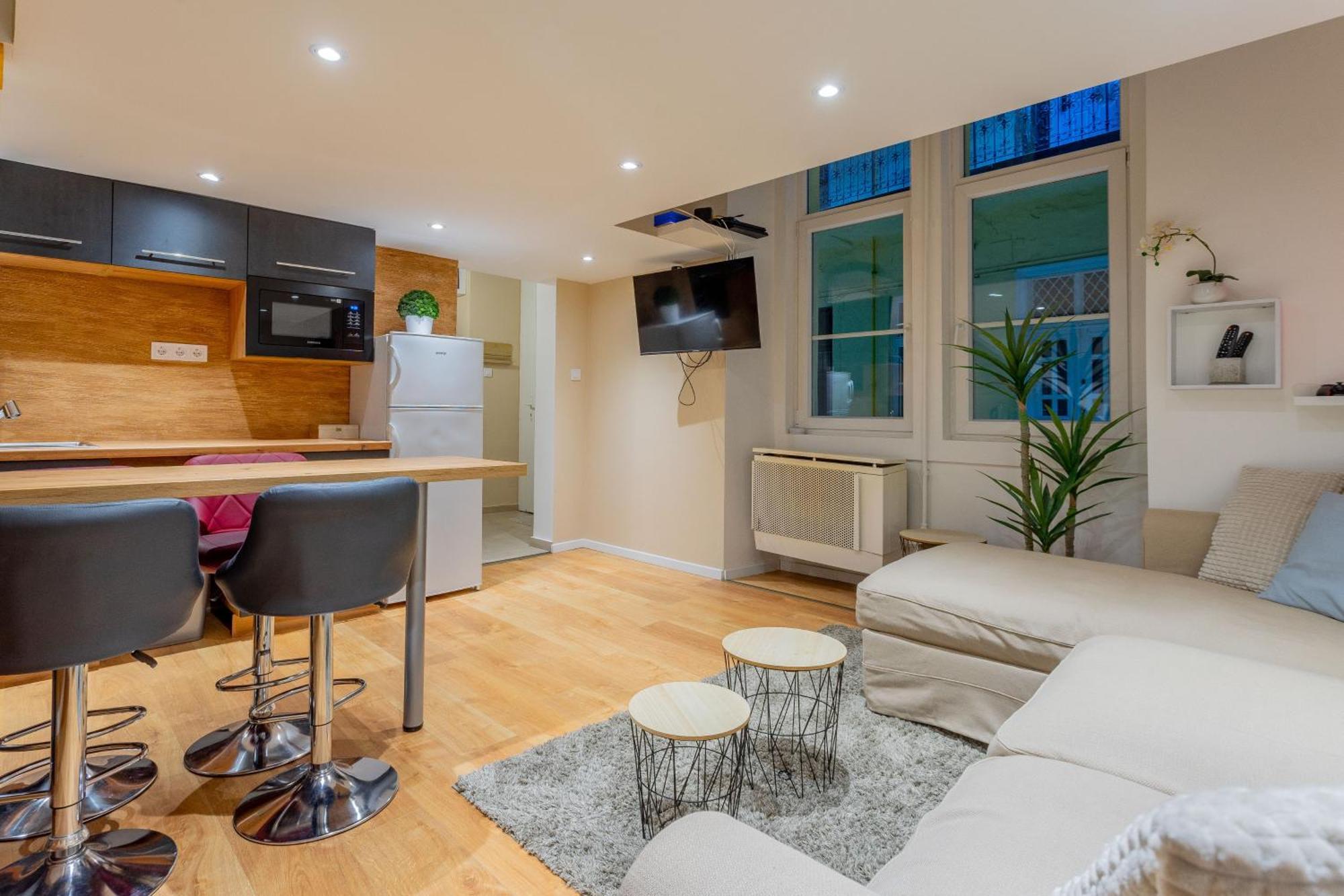Full Equipment Designed Apartment In The Heart Of Budapest For 4 People エクステリア 写真